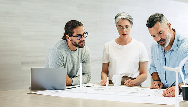 Ingenics Services – Lösungen für Unternehmen: Fachkräfte und Projektunterstützung